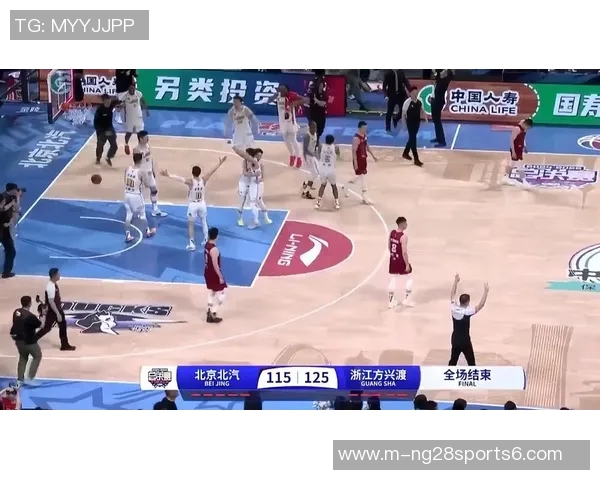 CBA总决赛第四场北京队不敌广厦队布朗在比赛中遭遇严密防守